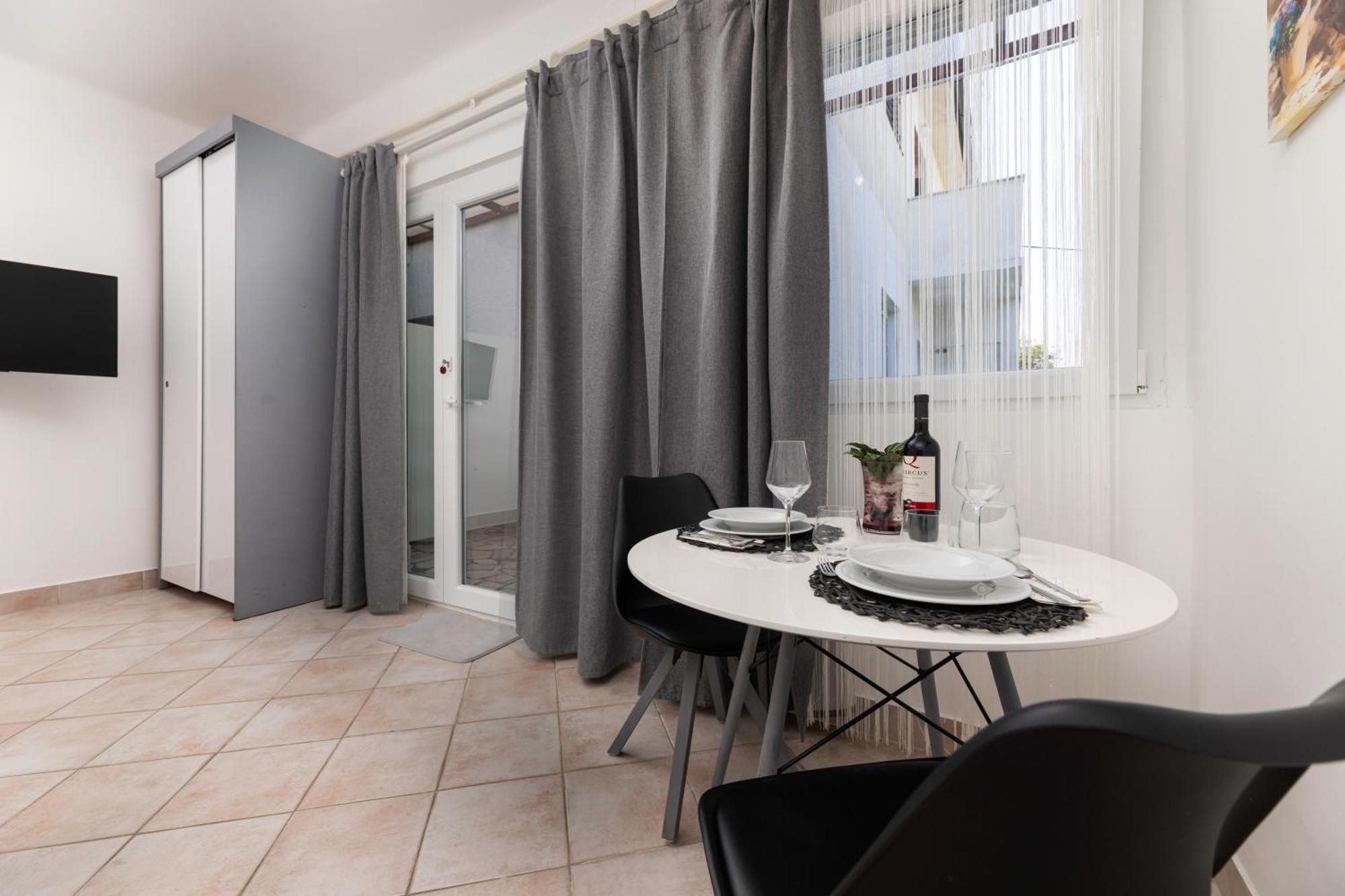 Apartments Lacrima シロ エクステリア 写真